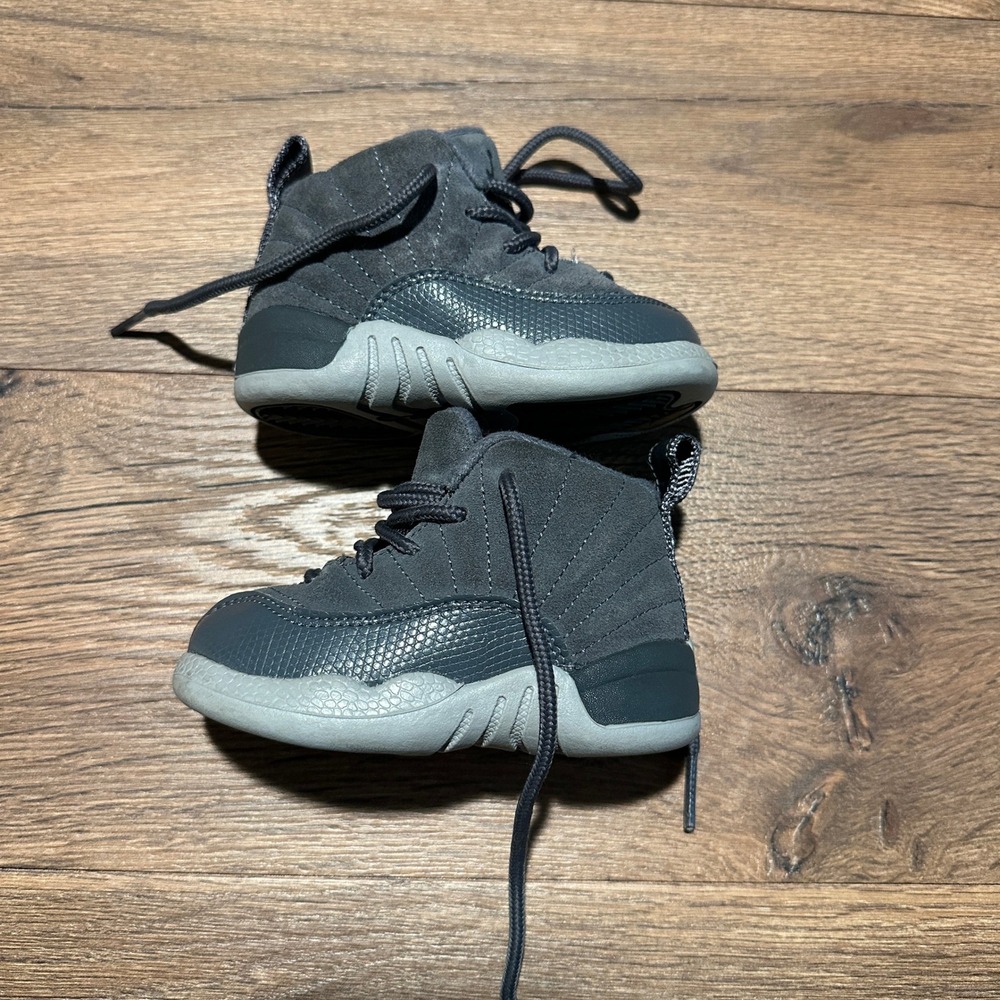 Jordan Dark Grey Retro 12 Sneakers‎ Kids 5C 850000-005
